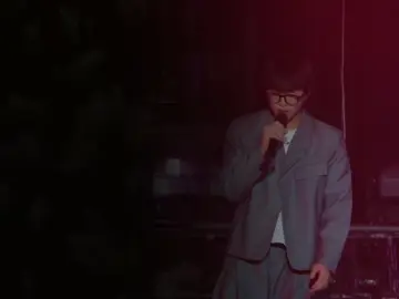 Low G feat cùng Vũ trong live 