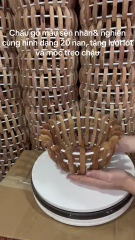 Chậu gỗ mẫu sen nhãn& nghiến cùng hình dạng 20 nan, tặng lưới lót và móc treo chậu. đáp ứng tối đa mọi nhu cầu sỉ lẻ #caotientq #chaugotronglan #chaugonghien #chaugonhan #caotienvattunongnghiep 