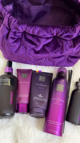 My first gift for my own home, so so happy, yozakura is my fav and the home perfume and sticks are perfect for my new house 😍✨💜 #fyp #rituals #ritualscosmetics #ritualsofyozakura #foryouu 