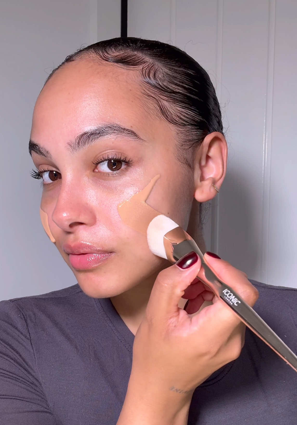 the perfect @Iconic London glowy base ✨✨✨ products: •⁠  ⁠underglow primer •⁠  ⁠super smoother ⁠skin tint med neutral •⁠  ⁠⁠concealer and brighten duo med neutral •⁠  ⁠⁠blurring blush stick cosmo •⁠  ⁠⁠prep set blur available at @LOOKFANTASTIC 