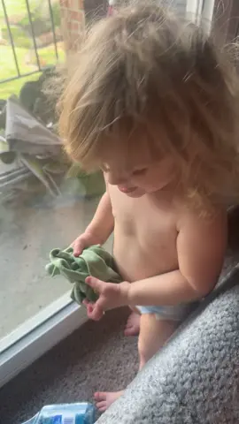 I cleaned it already and she wasn’t satisfied so she cleaned it herself haha #fyp #foryoupage 