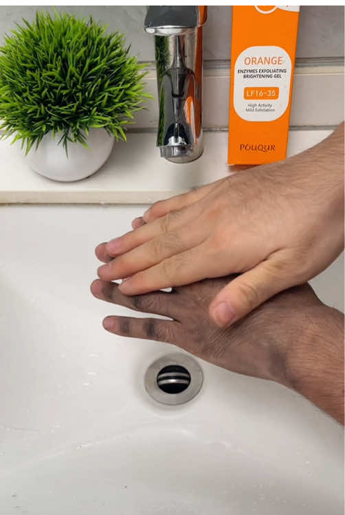 You guys need to start using this Orange xfoliating Gel Scrub, which can help with igmentation, dark spots, acne marks and neven skin tone! exfoliante#usa #tiktok 