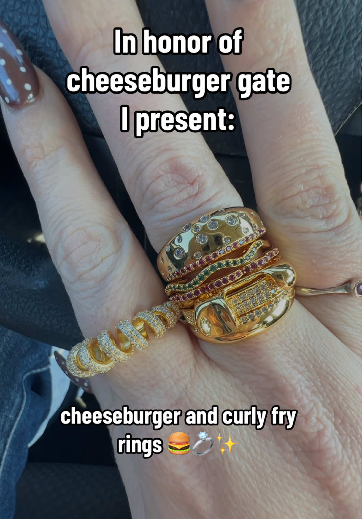 Seems appropriate 🍔🍟 #cheeseburgergate #cheeseburgular #gossipgirlhere #drama #rings 