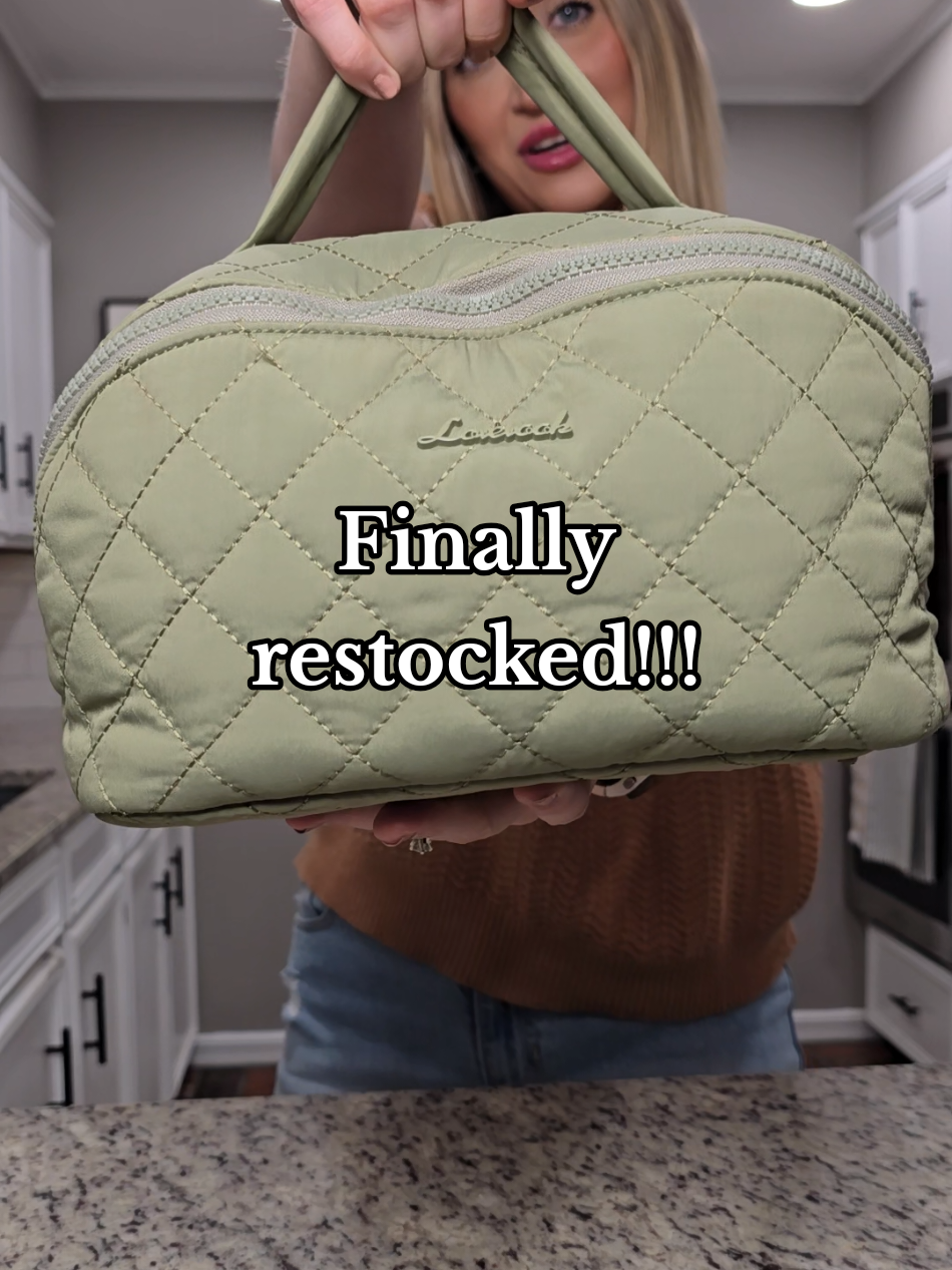 IT'S BACK! FINALLY!!!!! it's been out of stock for MONTHS. The Lovevook travel makeup bag is so amazing!  #makeupbag #travelbag #makeupcase #makeuporganization #giftideas @Lovevook Bags @lovevook_official 
