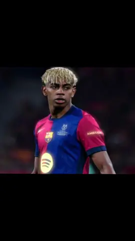 Em cima da cama LAMINE YAMAL vai rebolando muito.....👑🤣#viral #tiktok #fpy #edit #lamineyamal 
