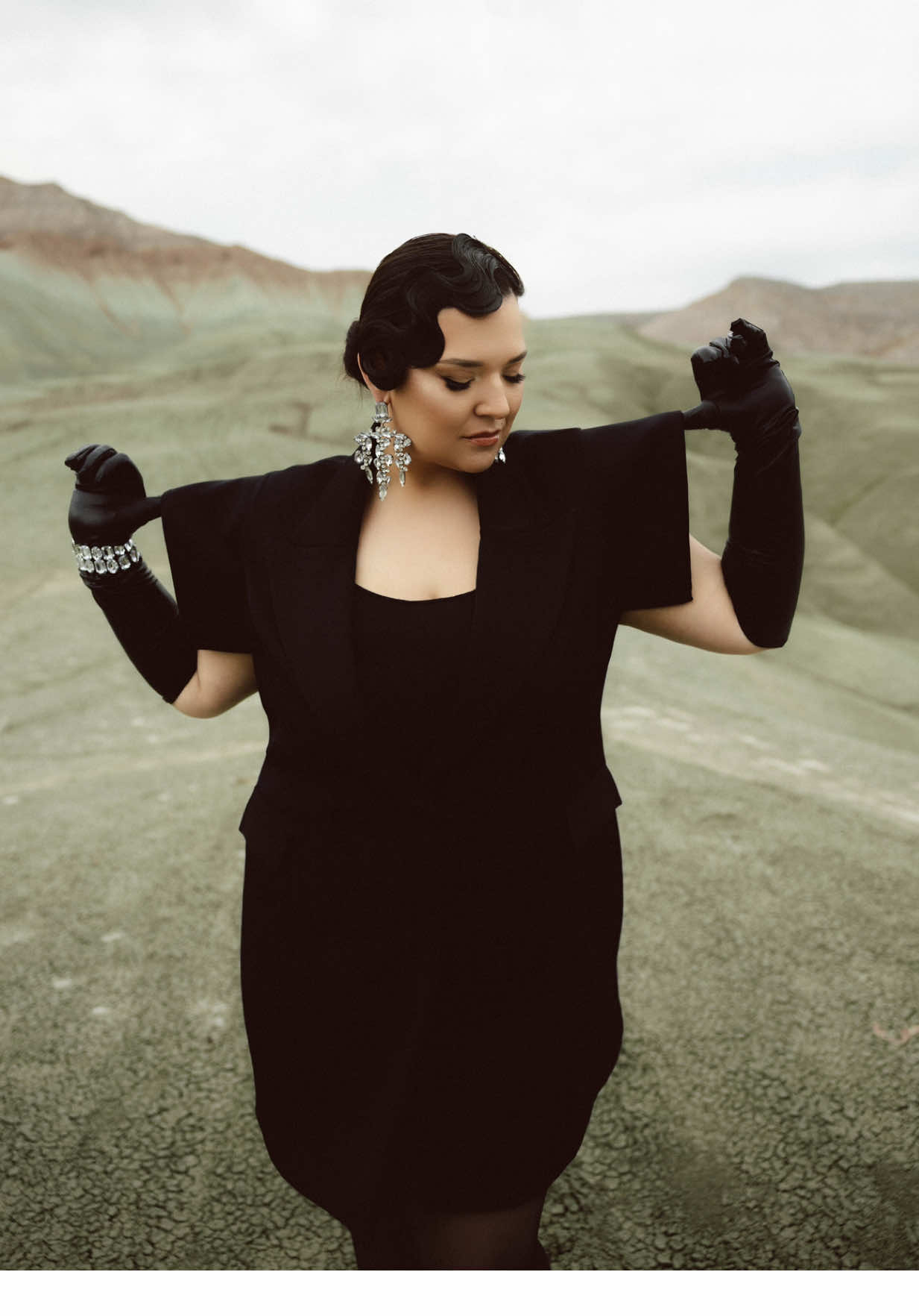 Bari anne olduktan sonra yayınladığım ilk şarkı.Benim için çok kıymetli.Çünkü şükürler olsun ki kaldığı yerden devam ediyoruz.🖤Size emanet. ☘️ #bari 