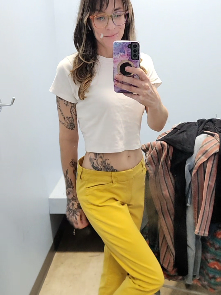 Try on haul! Nothing like $2 per pants! #thrifting #millenial #tryonhaul #thriftstore 