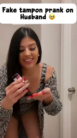 😂😂😂😂 #funny #funnymoments #funnyvideo #trending #viral #fyp #funnyvideos #foryoupage #coupleprank #scarecam #couplestiktok #prank #prankwars #funnyprank #funnytiktok #couple #funnycouple #couplecomedy #scareprank 