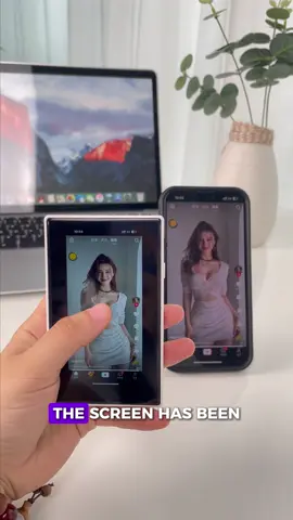 The best generation selfie screen monitor must be this touchscreen. I love this touch function #backcamermonitor #contentcreator #phonevlogscreen #selfiemonitor #lnl