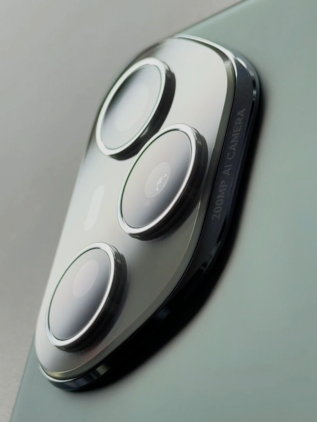 Diseño, innovación, gran cámara 😎 ¿Qué más podemos pedir? Serie HONOR 400 es más que un teléfono o un accesorio, es el acceso a un nuevo mundo de experiencias IA 📱 #HONOR400 #MásquesoloAI