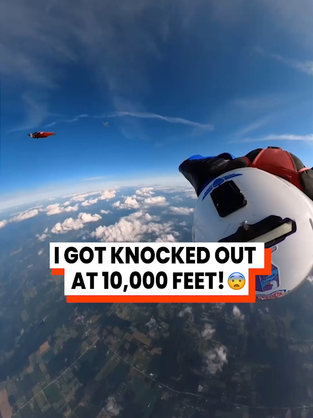 Luckily he is okay now, this could have been bad! 😱 @spacecadet133 via @arkbykomi  #skydiving #skydive #scary #heights #adventurer