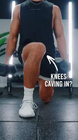Knees caving in? We got 3 tips for ya! Knees caving in isn’t a problem, but not being able to control your knee during movement is! If you find that collapsing at your knee is a common fault of yours, then try out these 3 tips to improve your knee positioning! . . Shoes from @vivobarefoot (use code PAK15) . . #jasonandlaurenpak #vivobarefoot #kneepain  