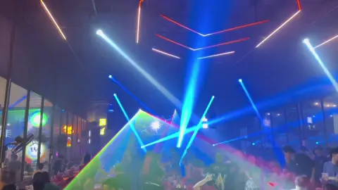 ค่ำคืนวันศุกร์ 🩵 #ตลาดนั่งเพลินลาดกระบัง 