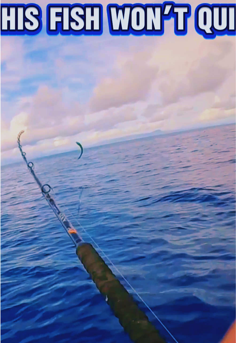 Hooked into a wild dorado! 🐟💥 This one went airborne like a dodo with wings 🚀🌊 #FishingLife #Dorado #OffshoreFishing #fish #ocean @Armando Femat 