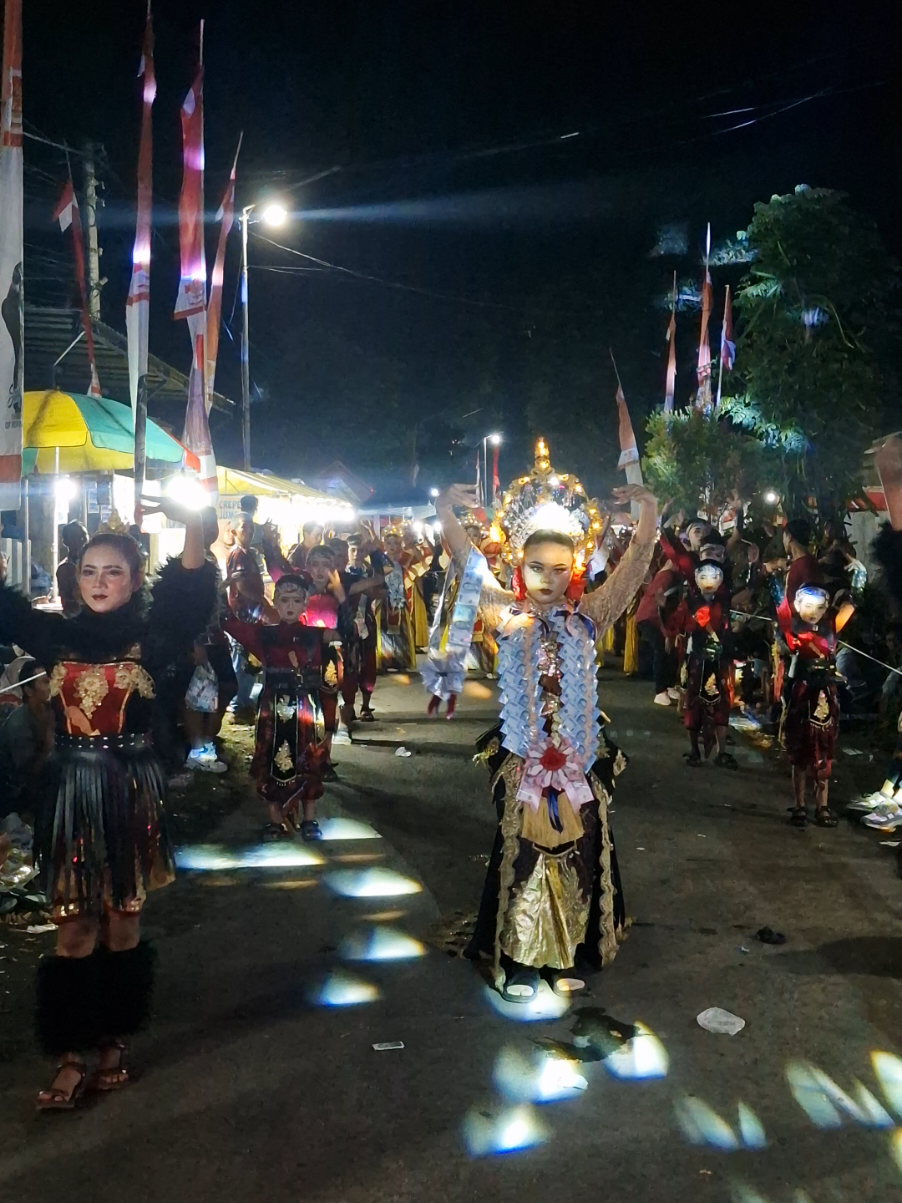 nomer urut 13 persembahan RT 05 prapatan menyala  #kalisemutcarnival 