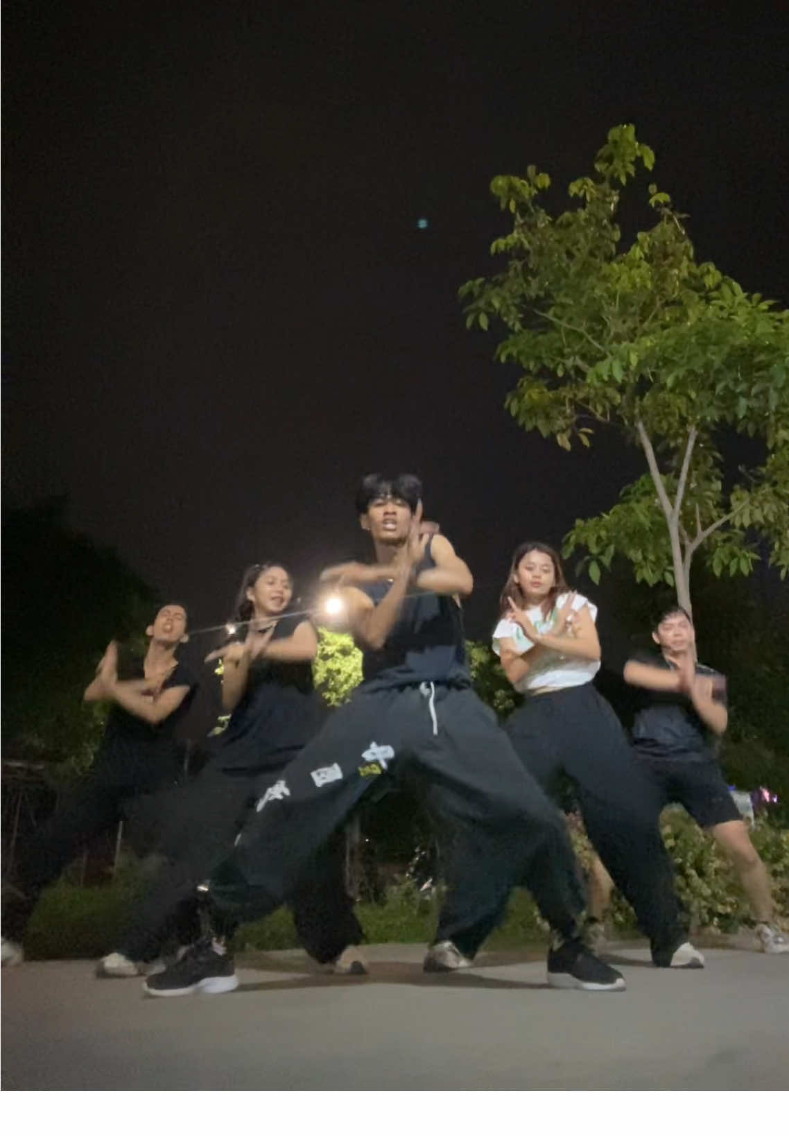 sampee reff nich kali ini berame rame 🙌🏼 (dc@fikrimarwannn) @Limited Allstar @febryansyom @tiwikaartika @riceone_w @Ais_sugio17 #ngapainrepot #dance #dancetrend #fyp #foryoupage 