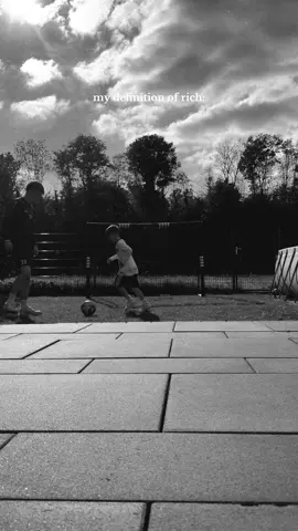 👦🏼⚽️♥️👱🏼‍♂️
