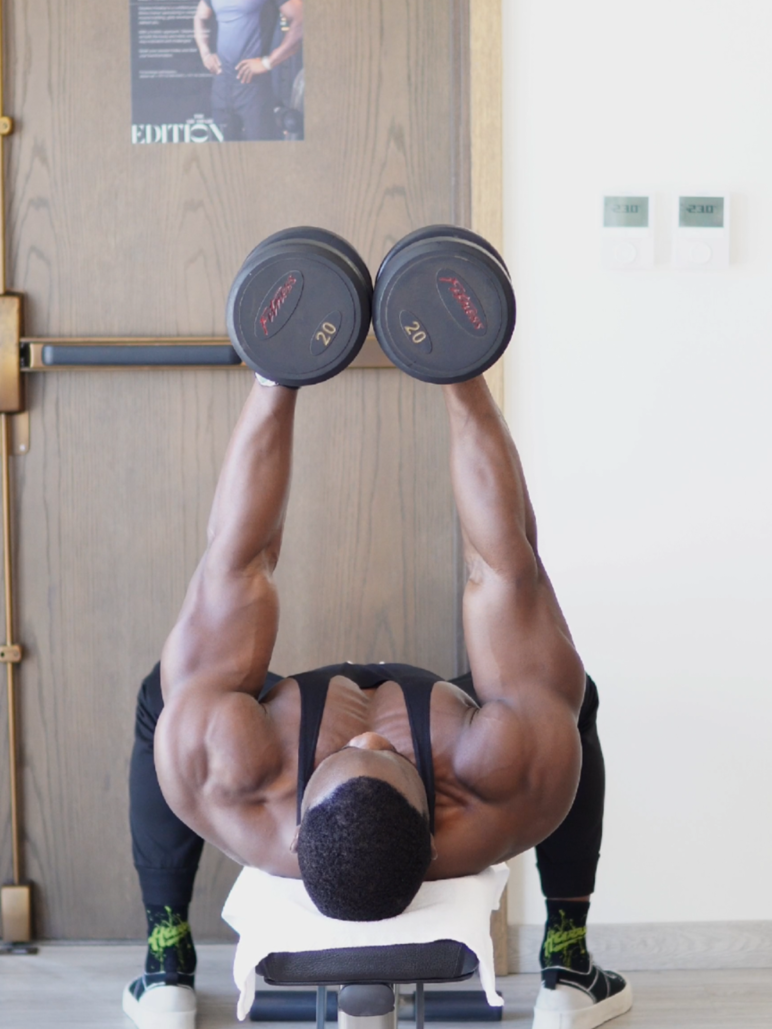 #creatorsearchinsights #ChestDay #ChestWorkout #DumbbellWorkout #Gym 