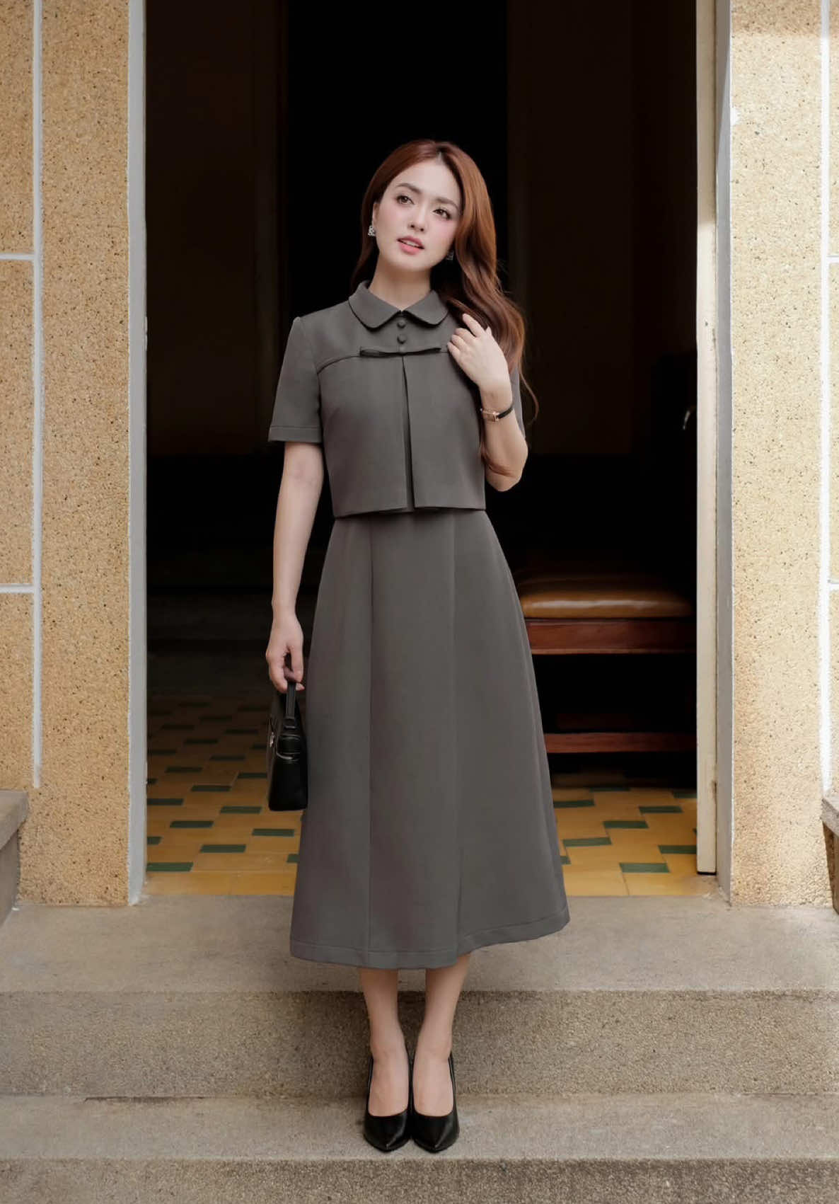 Chiếc váy mang đậm tinh thần quiet luxury hot items teong BST mid-fall mấy ngày quá #Calie #thudong #SimplyPretty 