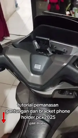 tutorial cara pemasangan gantungan barang dan phone holder PCX roudsing2025#gantunganbarangmotor #pcxindonesia #pcx160ล้อ17แต่งสวย #fyppppppppppppppppppppppp #viraltiktok 