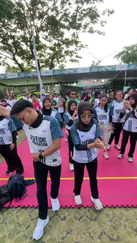 budal jam mulai jam 7 panggah linde dance, line dance nyeni masee enak peng tiga #unesa #fypage #fy #fyppppppppppppppppppppppp #fyp @Kece Media by UNESA @hndynareta_ @eidelweis._ @chikooo @ndraaaa05_ @ernal80 