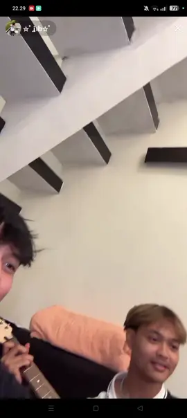 g tau knp nonton live nya Najib kli in bawaannya nangis trs rasanya beda banget dari live yg kemaren