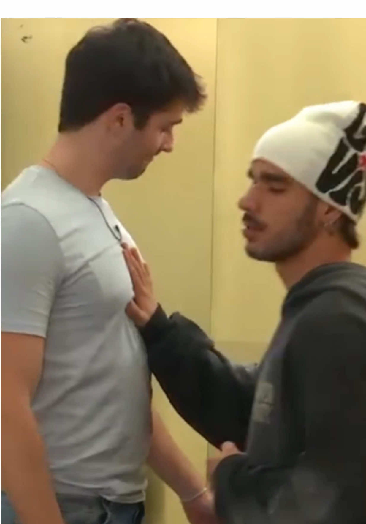 El ensayo más normal de @max.ot2025 y @guillorist.ot2025 con BYE BYE BYE 👋🏻🤣 ¿Creéis que lo hará mañana en el segundo pase de micros? 👀 #OT2025 