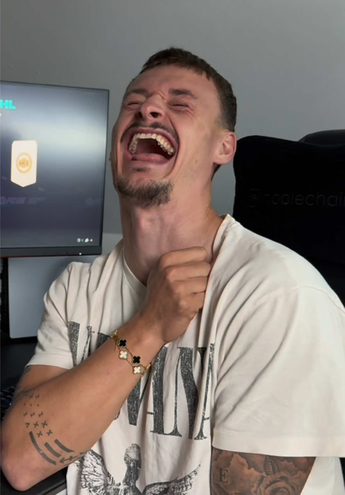 PACK OPENING MIT GRETA 😂🤝🏼 #couplecomedy #boyfriend #girlfriend #funny #niklasundgreta @Greta @niklas.sz7 