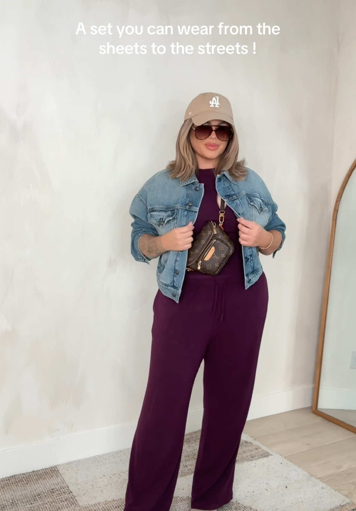 This set is 10/10 quality comes in tons of colors I’m wearing xl long I’m 5’5 and usually wear a size 12 jeans for reference. 