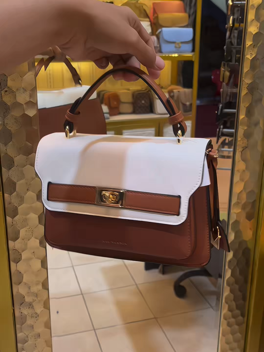 Ini sellernya gak rugi jual barang bagus tapi semurah ini #taswanitaelegan #shoulderbagwanita #tasselempangwanita #handbagwanita
