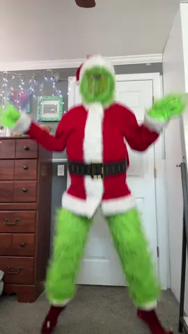 AHHHH MACARENA #dance #fyp #foryoupage #grinch #christmas 