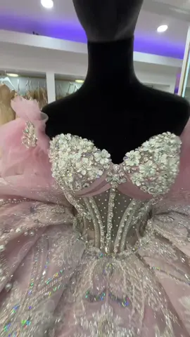 👑✨ Princesas Reales ✨👑 Vestidos de quinceañera en todos los colores y diseños. 💖 ¡Ven y diseña el vestido de tus sueños para lucir única en tu gran día como toda una princesa! 👸 📍 Phoenix, Arizona – Envíos a todo Latinoamérica 🌎 📞 Haz tu cita al 602-475-2321 o visítanos directamente. 💎 Princesas Reales, tu mejor opción en vestidos de quinceañera. 💎 #Quinceañera #VestidosDeQuinceañera #PrincesasReales #XVdreams #phoenixarizona🇺🇸 