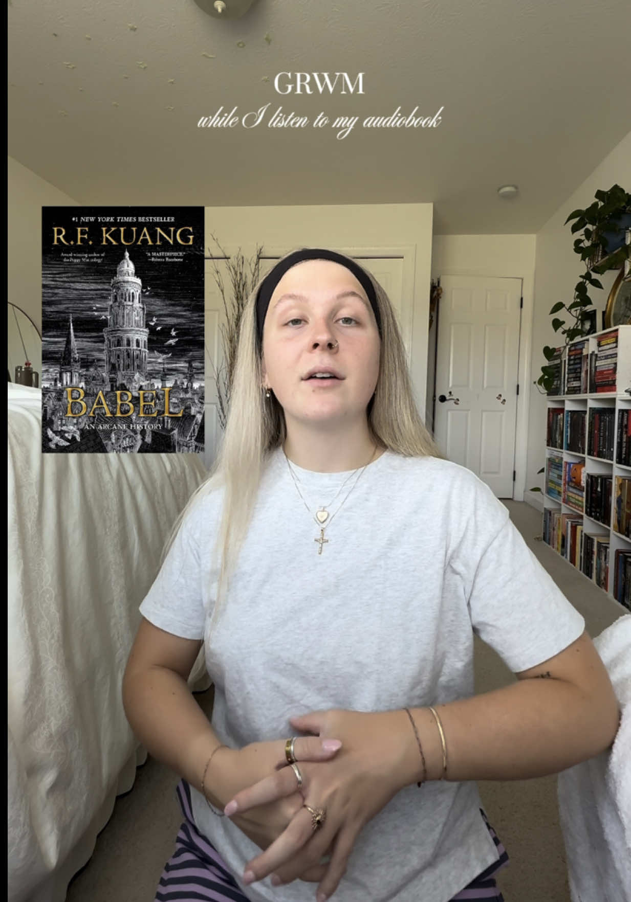 This was so fun to make & I am lovingggg this audiobook it’s so perfect for the fall 🙂‍↕️🤏 got this video idea from my girl @caitlyn | booktok #BookTok #readingvlog 