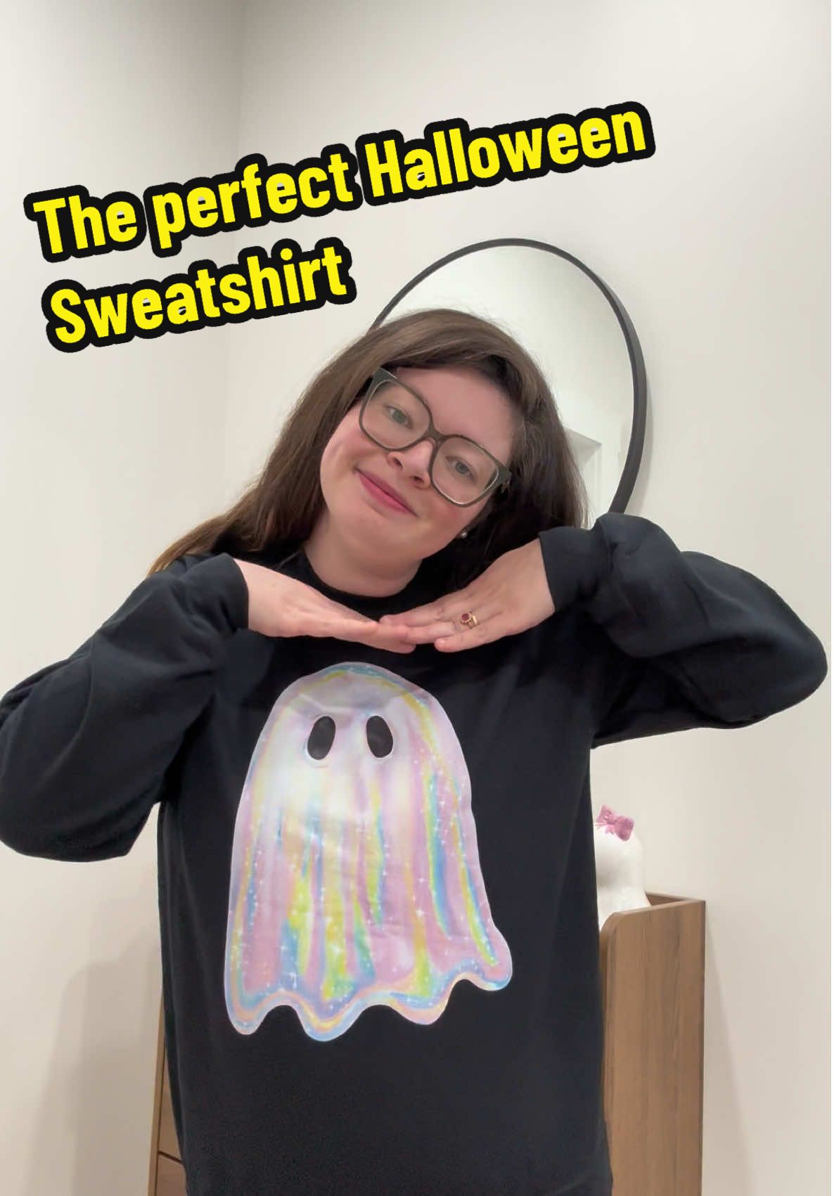 I will be living in this adorable Ghost Sweatshirt until further notice 👻 #tiktokshop #tiktokmademebuyit #halloweensweatshirt #halloweenfashion #momfashion 