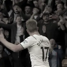 نشوتك تلعب مع قطر المطر !! 😓 #debruyne #edit #mancity #explore #viral 