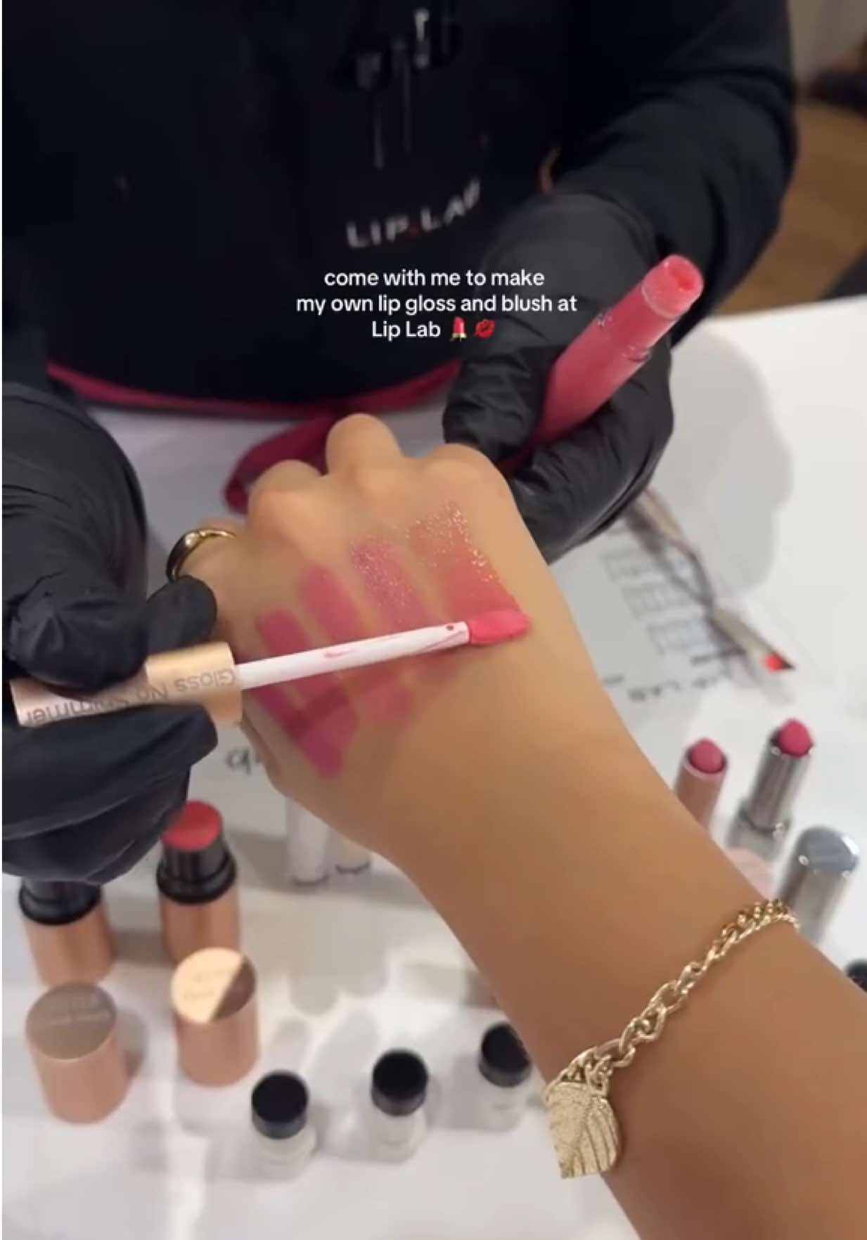 A mesmerizing blush and lip gloss combo created with @saresha_ny at our Upper East Side location in NYC. 🩷 If you’re looking for fun things to do in New York, we have three different locations there (not to mention 16 other studios elsewhere). Reservations are ideal, but we take walk-ins whenever we can squeeze them in. Learn more at liplab.com—then come make custom lip and cheek color, mixed on the spot.