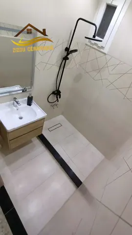 إعادة تهيئة حمام شقة عدل الى حمام ايطالي عصري كل الخدمات متوفرة تكسير الجدران تركيب سيراميك و تهييئة انابيب السباكة الانارة و البلاكو والرخام يعني من البداية الى النهاية  #Zizouceramique #سيراميك #revetmentdesol #doucheitalienne 
