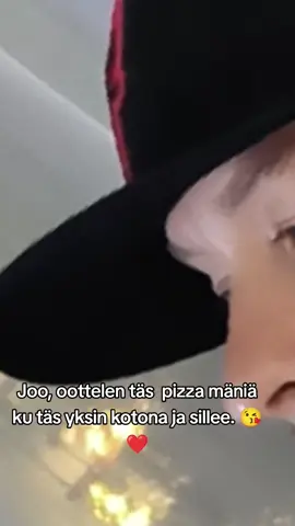Kohta tulee pizzaaaa. #yksinkotona #pizza #nylonbeat 