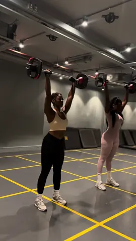 Your sign to work on your fitness goals with your best friend 💪🏾🎀☺️#workoutmotivation #bestfriendworkout #fullbodyexercise #forypurpage 