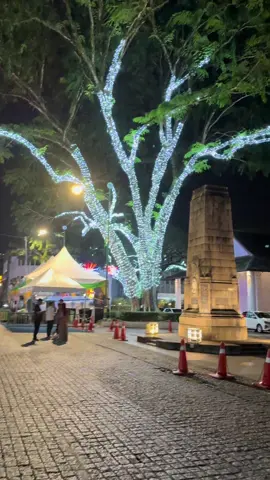 “Saya dah tangga pokok berapi berapi awak” 🤣🤣🤣 #kuching #kuchingsarawak 