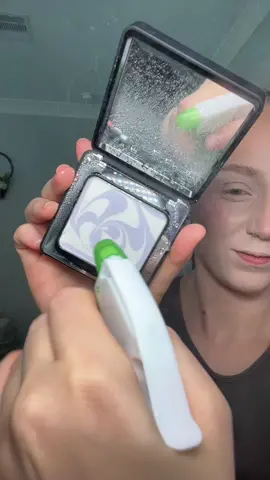 This powder by @carslan_us has a very fine, light texture and left my under eyes looking very smooth. I do have fine lines around my eye area so I have to be very careful with the powders I use, otherwise it really emphasizes texture. I was genuinely impressed with the way this powder performed and will definitely be using it when I want a really bright undereye! It comes in many different shades making it suitable for all skin tones! #settingpowder #brightundereye #waterproofmakeup #sweatproofmakeup #powder 