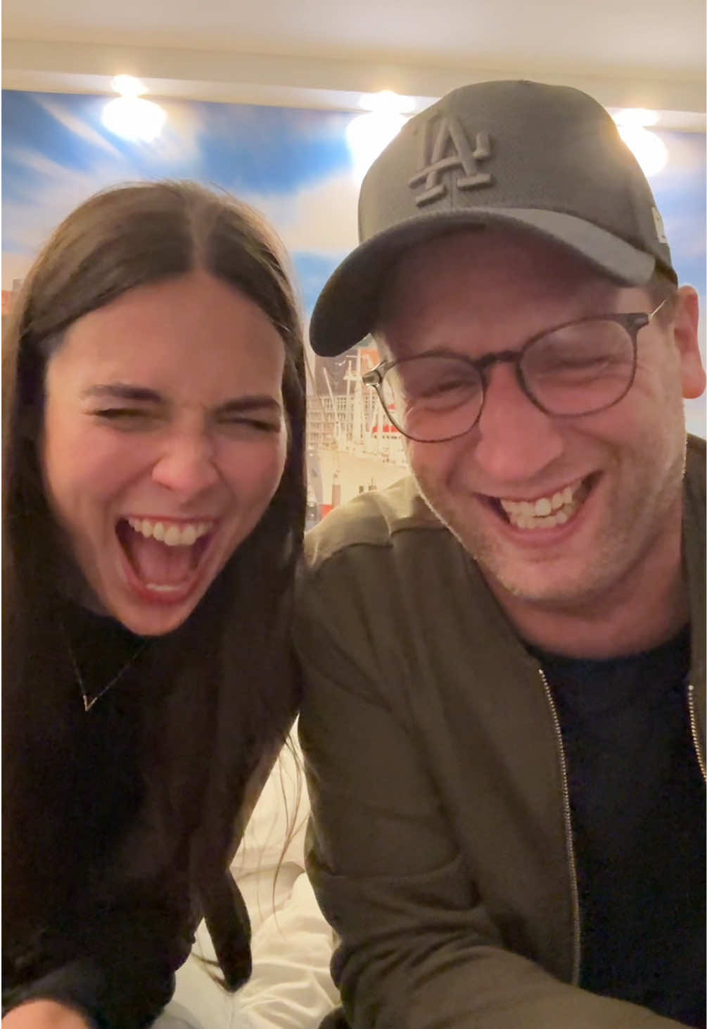 Neue Runde “Einer geht noch!“🔥 Let‘s go😂 #polizei #siri #alexa #witz #flachwitz @Sara Karas 