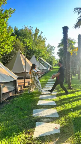 🏕️DORMIRE IN UNA TENDA🏕️ Abbiamo dormito in una bell tent all’interno di un glamping immerso nella natura 🏕️ dove sarai circondato da tantissimi animali 🦆🐓🐇 Qui troverai: 🫧🍷una vasca idromassaggio dove poterti rilassarti con un calice di vino  🥹un altalena per adulti che ti farà sentire di nuovo un bambino 🧘🧘🏻‍♀️un’ area relax con un’amaca gigante e la doccia solare e tanti animali 🥞🍹un’ area ristoro con un food truck dove gustare un ottimo aperitivo e la colazione su prenotazione la mattina  🍖e una zona dove fare il barbecue 🚐 sosta camper 💐un negozio di fiori e piante  inoltre potrai partecipare a diverse attività, tra cui gardening, corsi di pittura, escursioni, parapendio ecc  Siamo da Il Pruno Agrigarden Glamping - Sosta Camper  in Via D. Cimarosa, 40 56017 Orzignano (PI) 👉🏻a 10 minuti dal centro di Pisa Salva il reel e tagga la persona che ti ci deve portare 🏕️ #ilprunoagrigarden #terredipisa  #glampingtoscana #alloggiinsoliti  #campingtrip     