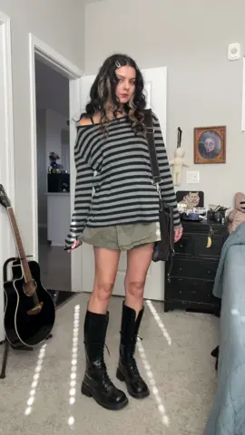 Rip America’s freedom of speech  . . Thrifted striped top and green skirt from goodwill. Vintage docs from Poshmark #recentoutfits #falloutfit #outfitideas @Dr. Martens @Poshmark @Goodwill Southern California 