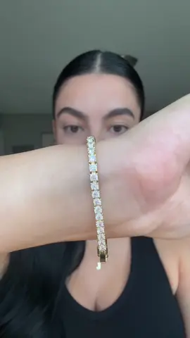 I’m obsessedddd #jewlery #waterproofjewelry #goldjewelry #bracelet 