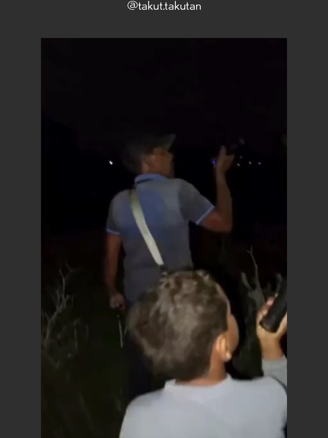 Bapak udah tua malah dikagetin dasar #ngacir #kaget #takut #ngakak #kocak #meme #memengakak #dailypostvideo #fyp #viral #dailypost #takutan #lucu #shock