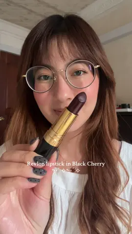 Swatching @Revlon Cosmetics lipstick in Black Cherry! It’s not my favourite for my skin tone but it looks AMAZING on cooler skintones 🍇 #revlon #blackcherry #drugstoremakeup #swatches #fallmakeup 