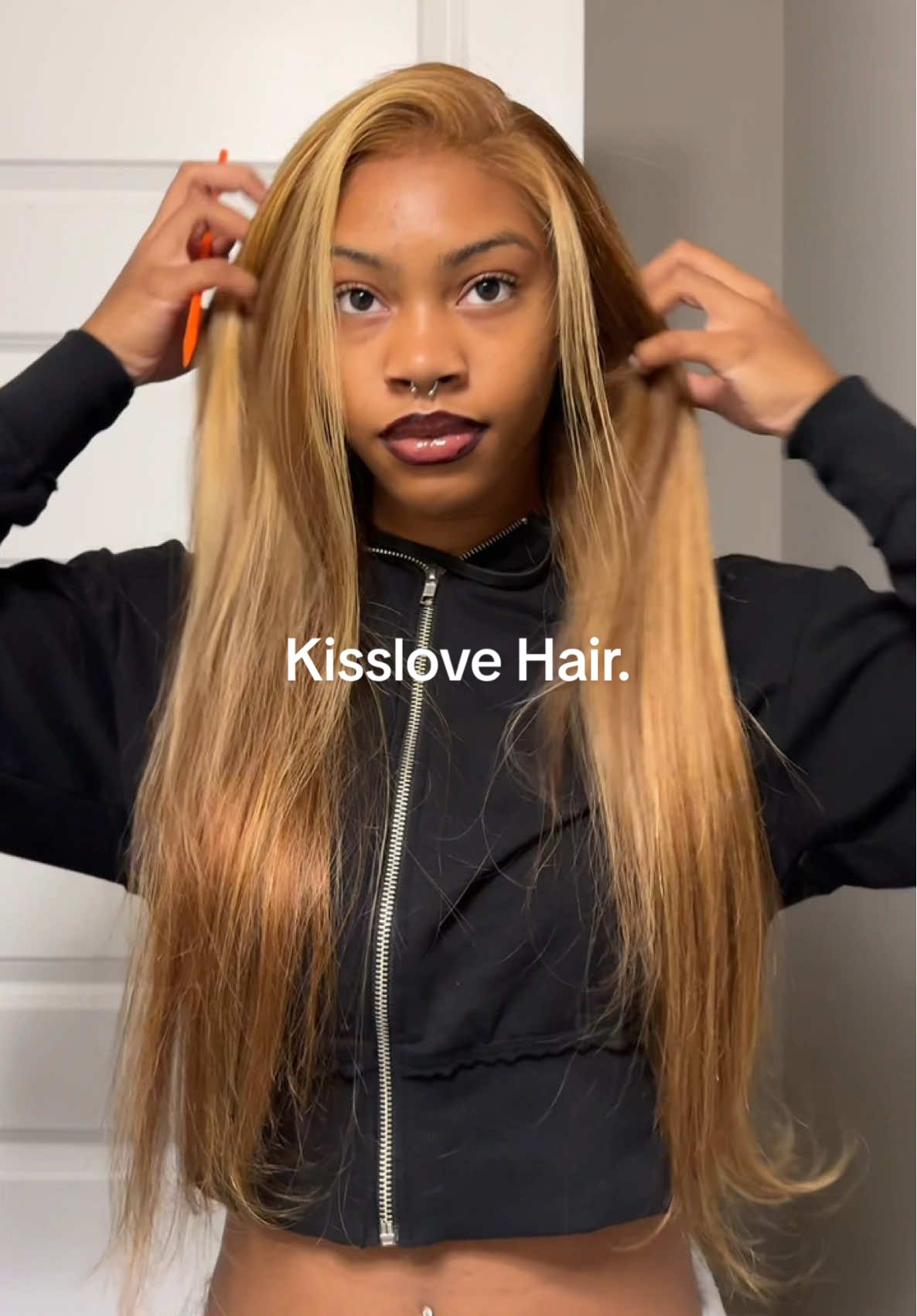 This color is eating and then it’s Glueless?? 😍😍 @KissLove Hair Shop @KissLove Hair #kisslovehair #kisslove 