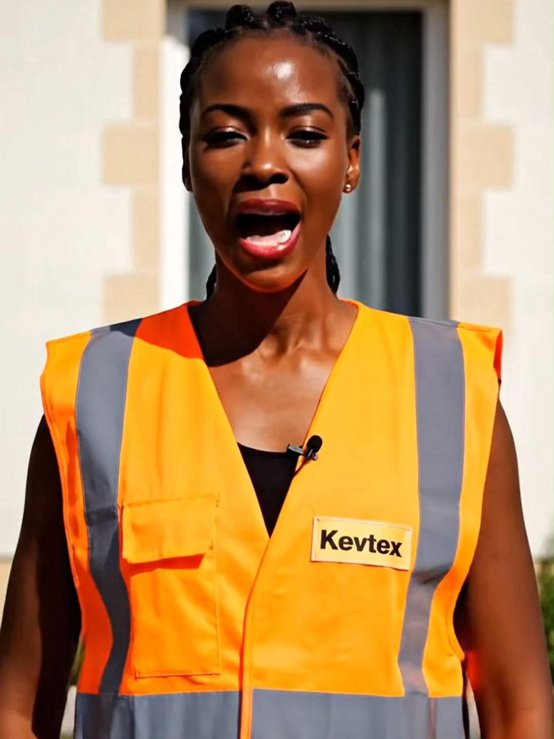 En 2025, les façades en carreaux… c’est terminé ❌🏠 Découvrez des alternatives modernes, esthétiques et durables pour vos bâtiments. 👉 Chez Kevtex, nous concevons des espaces qui inspirent confiance et valorisent votre image. 📧 info@kevtex.co.za  | 📱 +243 854 485 569 In 2025, tiled façades are outdated ❌🏠 Discover modern, stylish, and durable alternatives for your buildings. 👉 At Kevtex, we design spaces that build trust and elevate your image. 📧 info@kevtex.co.za  | 📱 +243 854 485 569