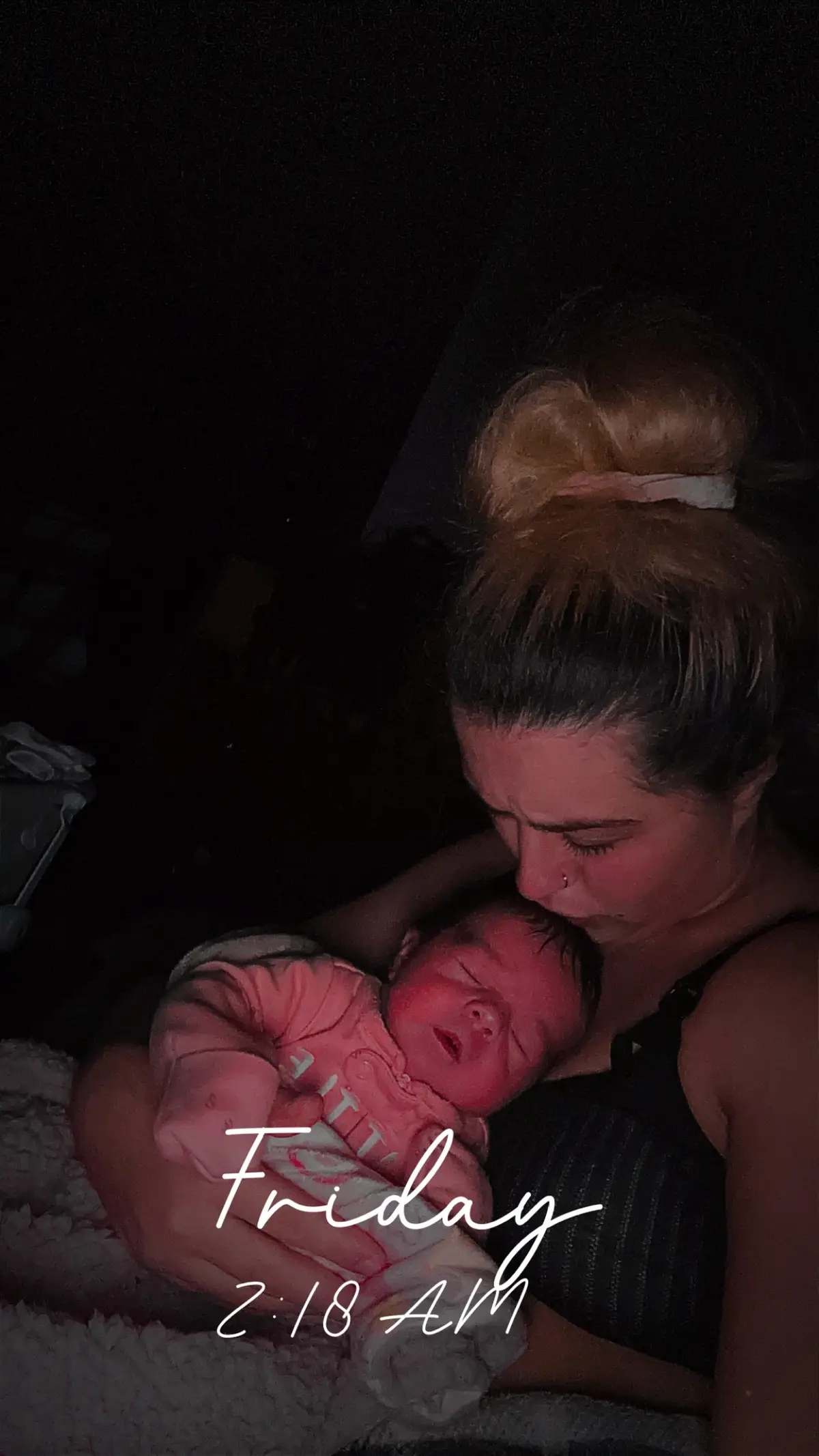 How is my baby girl a week old already 😭 please stop growing my momma heart can’t take it! ❣️🩷@benweatherholtz 